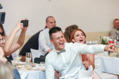 Svadobná hostia - zábava - M&L - svadobný fotograf Martin Minich - Minmar - Photography - Prievidza - smiech - rehot